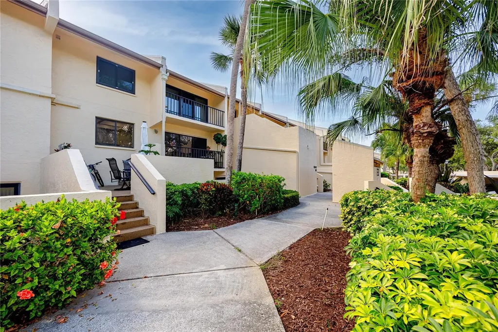 7530 Sunshine Skyway Lane S St Petersburg FL 33711
