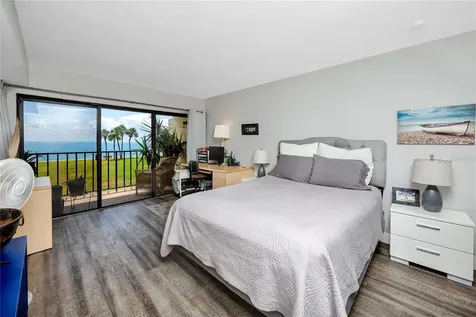 7530 Sunshine Skyway Lane S St Petersburg FL 33711