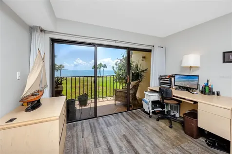 7530 Sunshine Skyway Lane S St Petersburg FL 33711