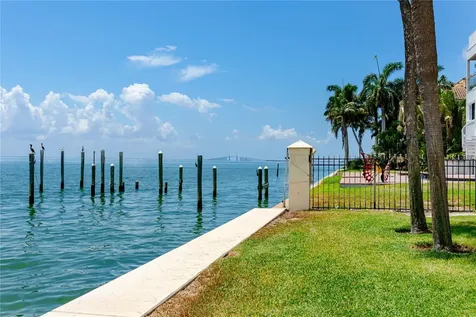 7530 Sunshine Skyway Lane S St Petersburg FL 33711