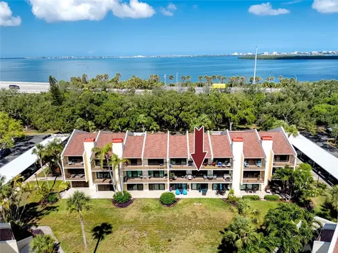 7530 Sunshine Skyway Lane S St Petersburg FL 33711