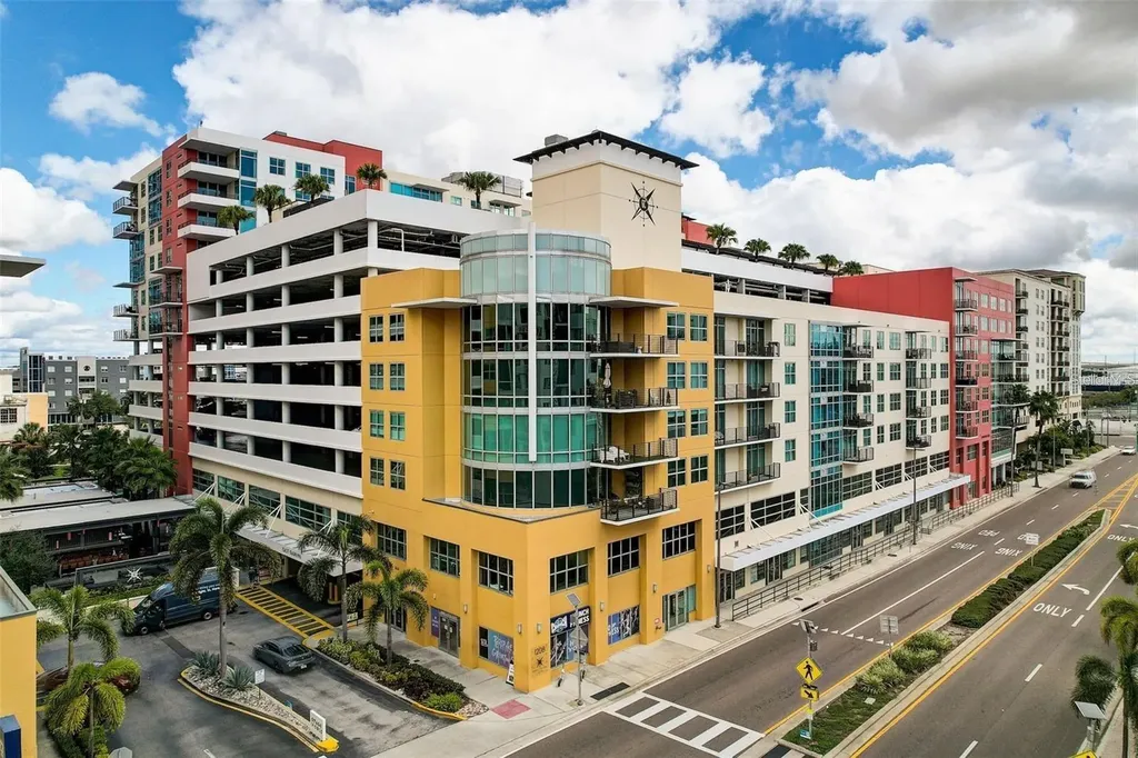 1208 E Kennedy Boulevard Tampa FL 33602