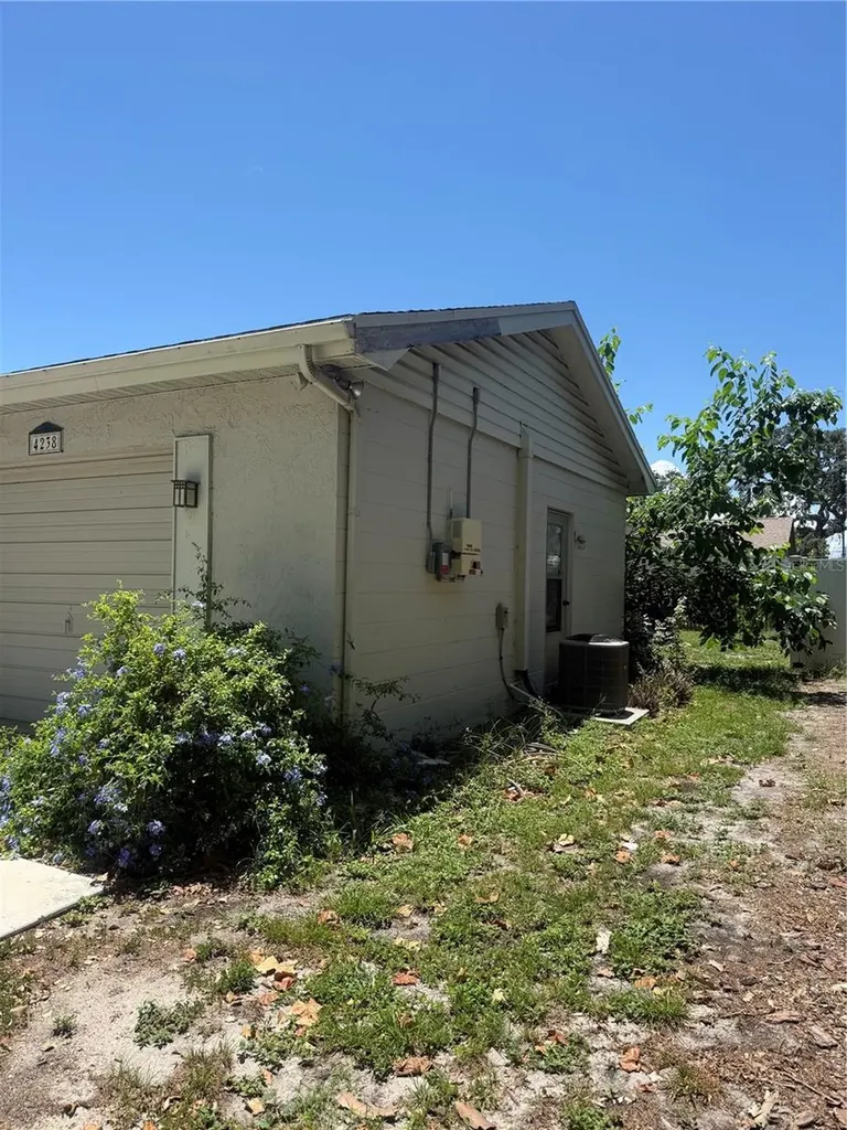 4238 Pinefield Avenue Holiday FL 34691