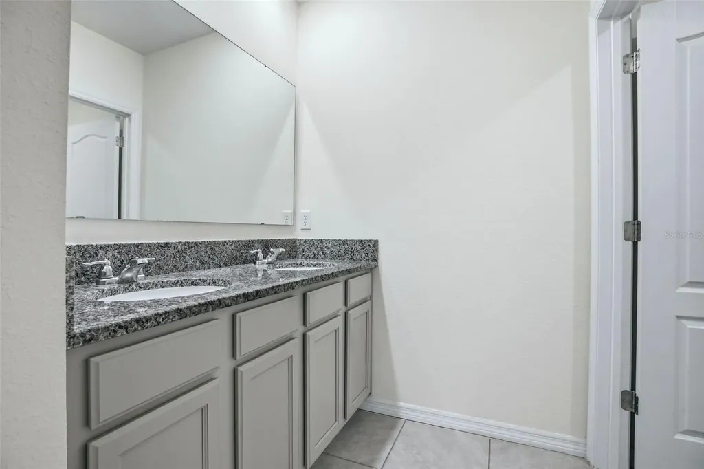 11338 Amber Ridge Drive Zellwood FL 32798