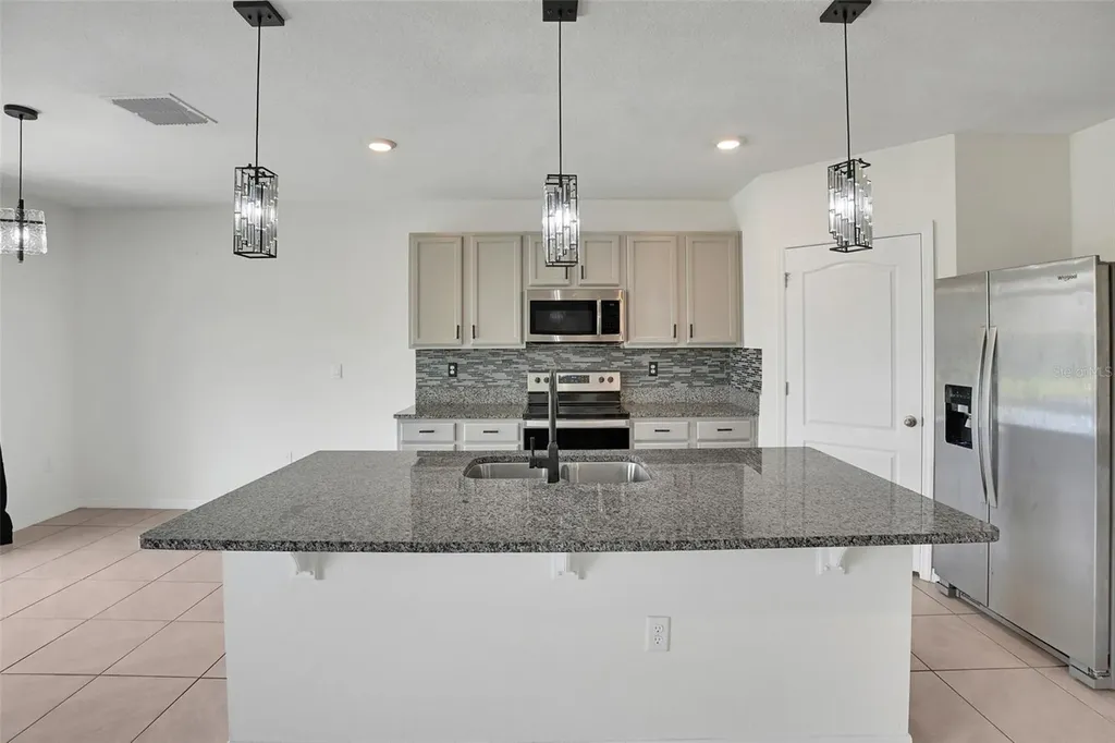 11338 Amber Ridge Drive Zellwood FL 32798