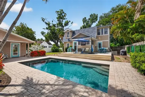 775 28th Avenue N St Petersburg FL 33704