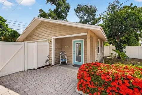 775 28th Avenue N St Petersburg FL 33704