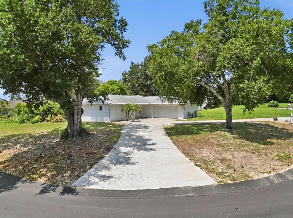 54 Lake Link Circle SE Winter Haven FL 33884