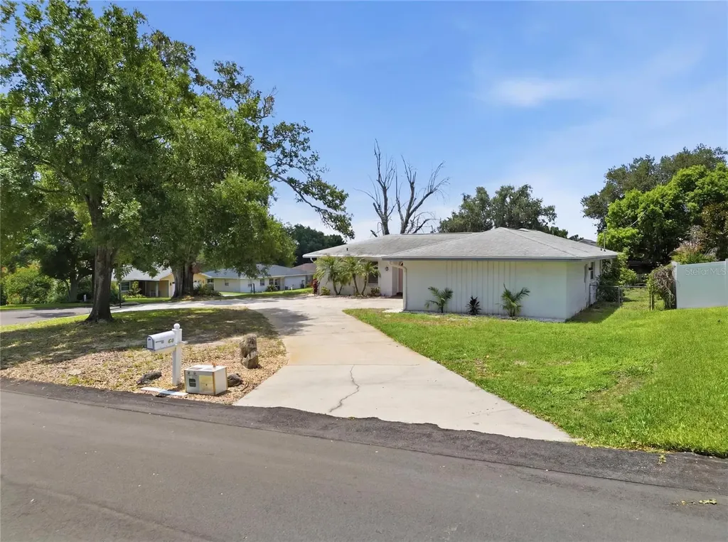 54 Lake Link Circle SE Winter Haven FL 33884