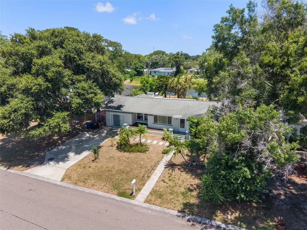 1428 Pinebrook Drive Clearwater FL 33755