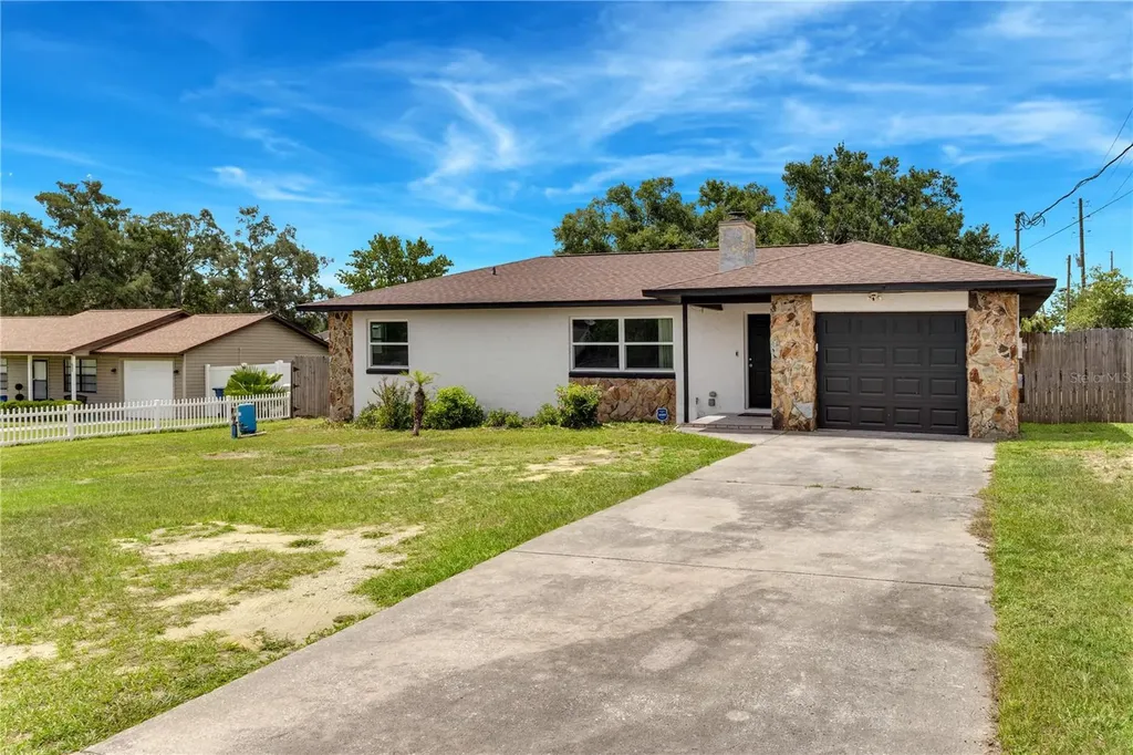 712 Oak Lane Groveland FL 34736