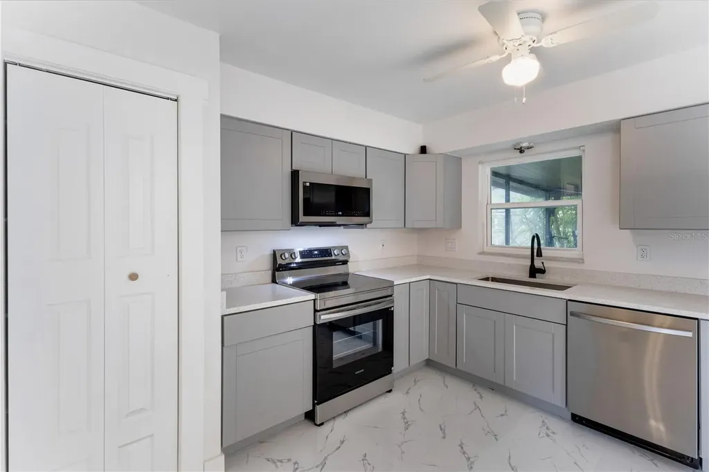 712 Oak Lane Groveland FL 34736