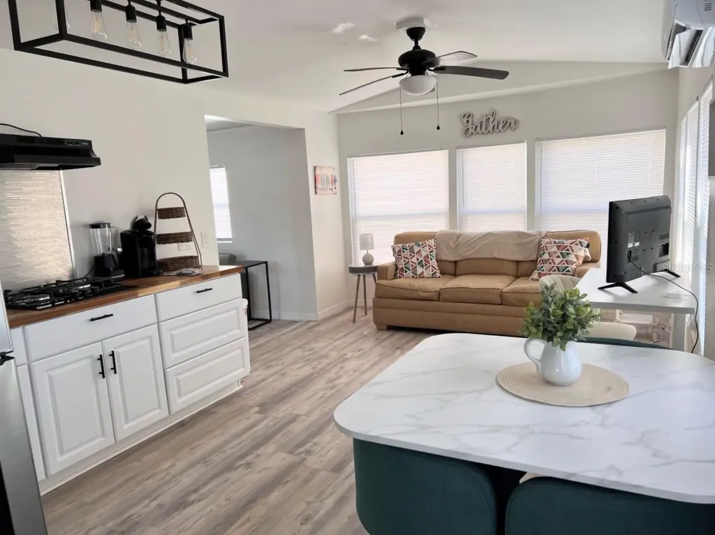 1300 N River Road Venice FL 34293