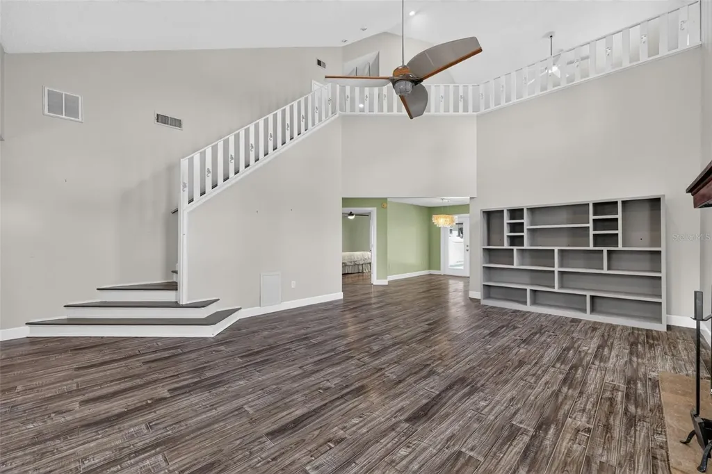 703 Riverside Drive Tarpon Springs FL 34689
