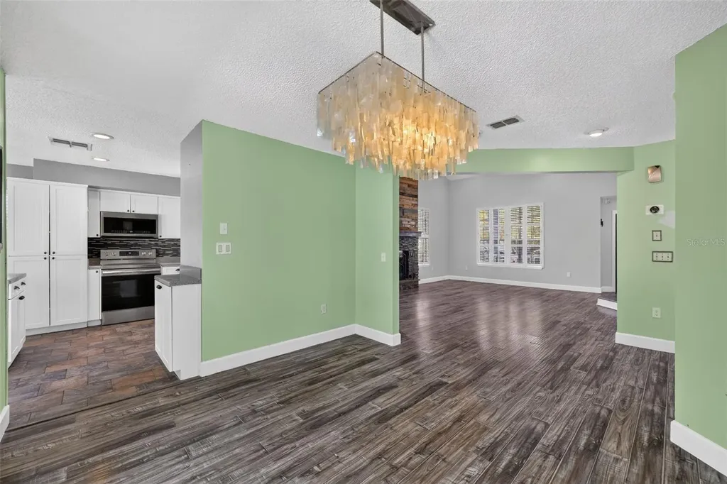 703 Riverside Drive Tarpon Springs FL 34689