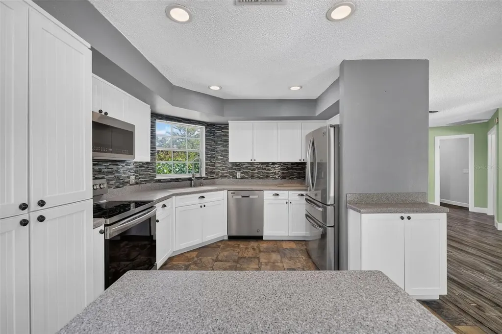 703 Riverside Drive Tarpon Springs FL 34689