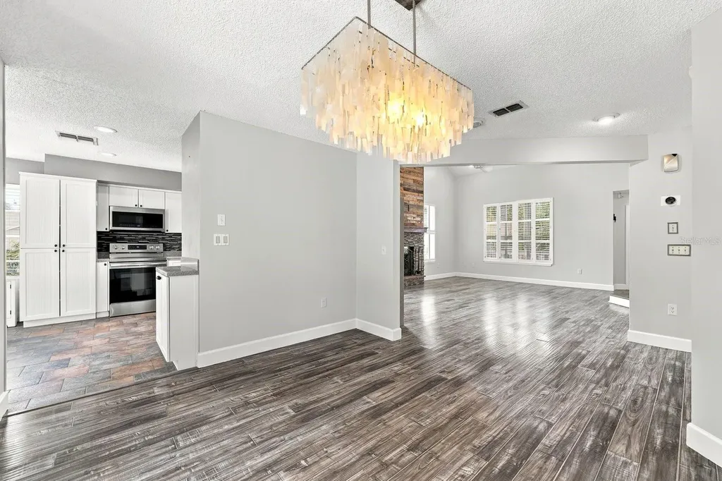 703 Riverside Drive Tarpon Springs FL 34689