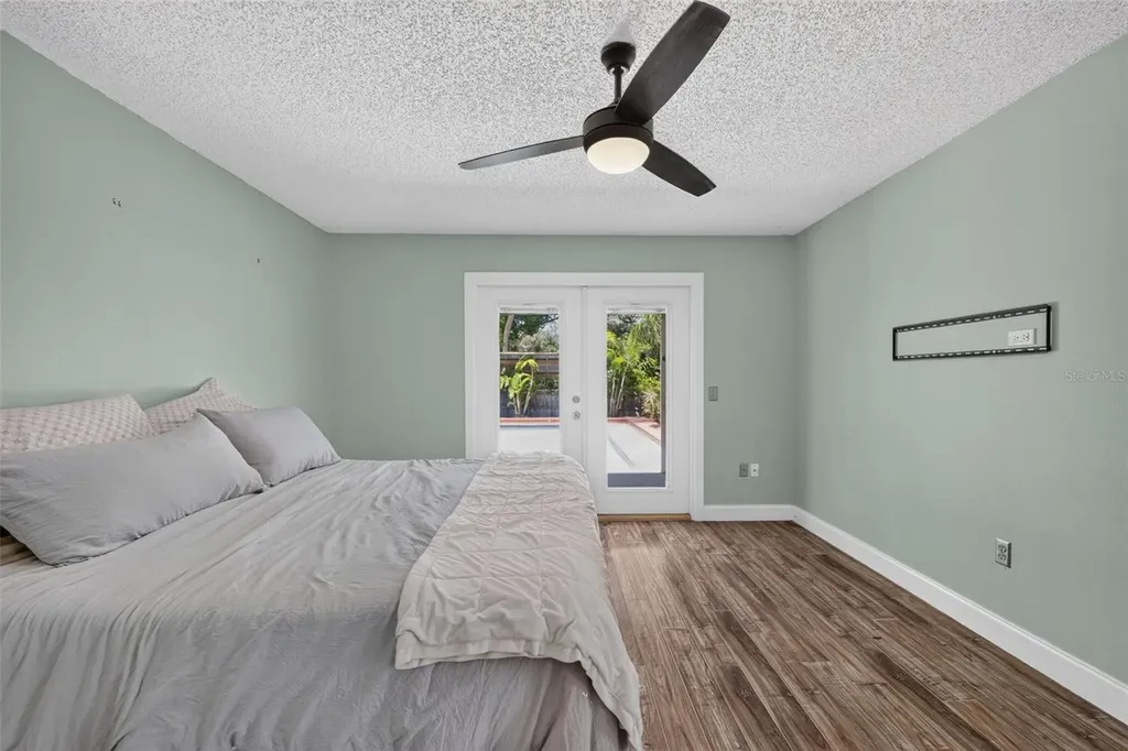 703 Riverside Drive Tarpon Springs FL 34689