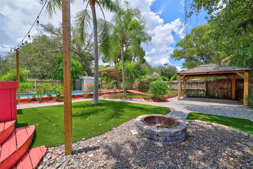 703 Riverside Drive Tarpon Springs FL 34689