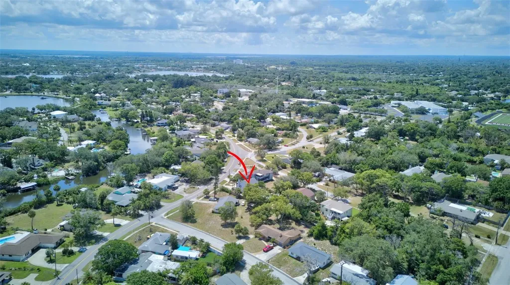 703 Riverside Drive Tarpon Springs FL 34689