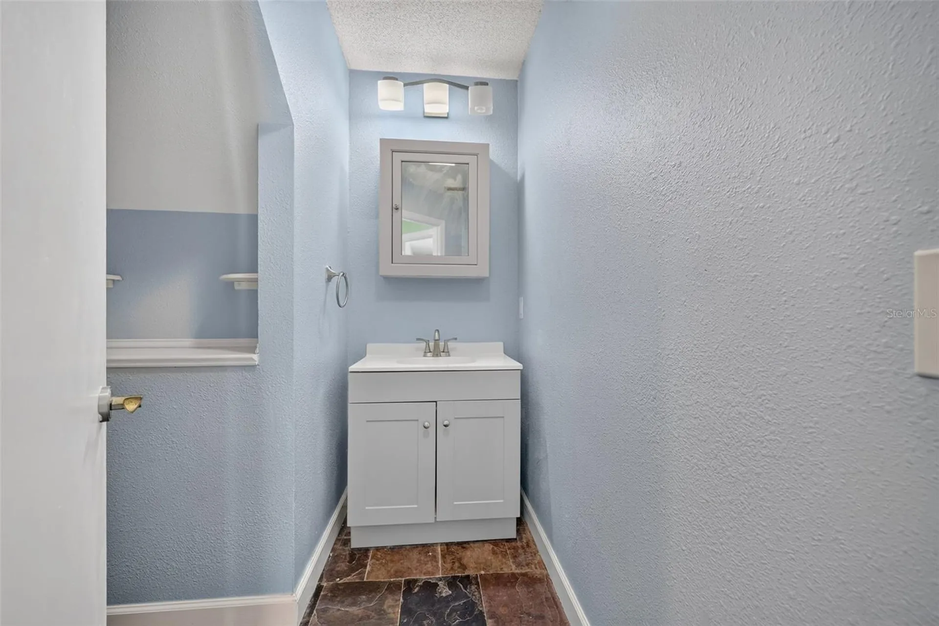 703 Riverside Drive Tarpon Springs FL 34689