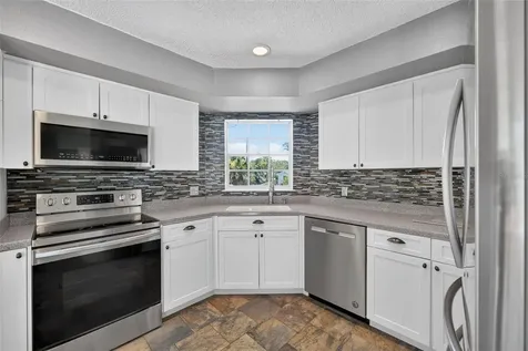 703 Riverside Drive Tarpon Springs FL 34689