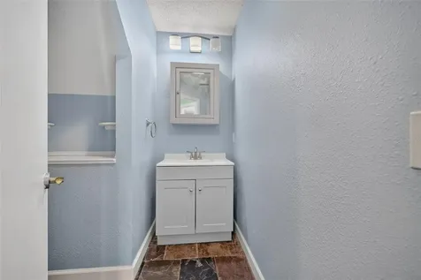 703 Riverside Drive Tarpon Springs FL 34689