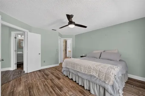 703 Riverside Drive Tarpon Springs FL 34689