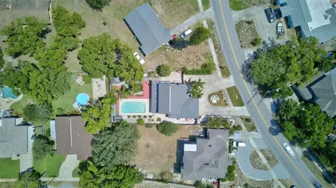 703 Riverside Drive Tarpon Springs FL 34689