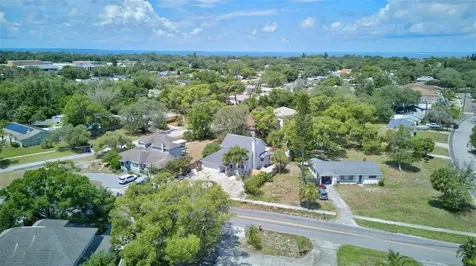 703 Riverside Drive Tarpon Springs FL 34689