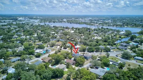 703 Riverside Drive Tarpon Springs FL 34689