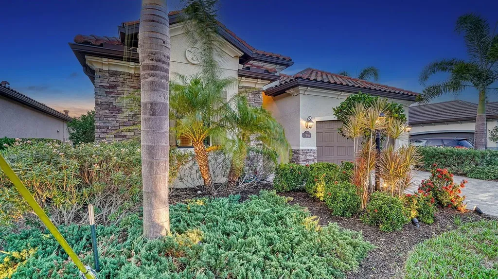 17467 Hickok Belt Loop Bradenton FL 34211