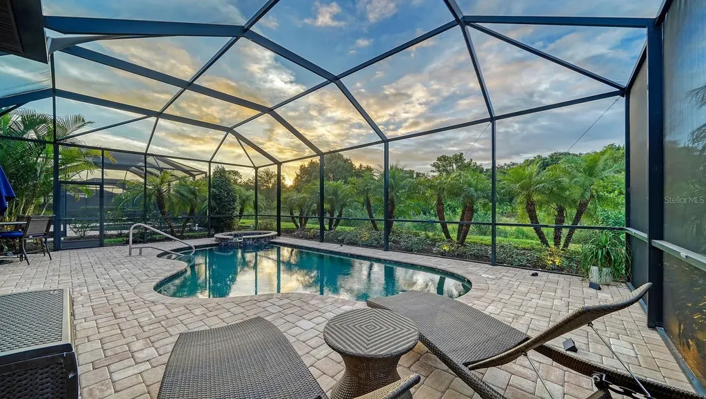 17467 Hickok Belt Loop Bradenton FL 34211