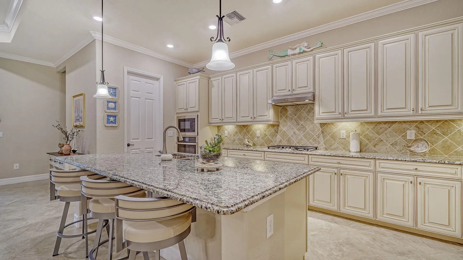 17467 Hickok Belt Loop Bradenton FL 34211