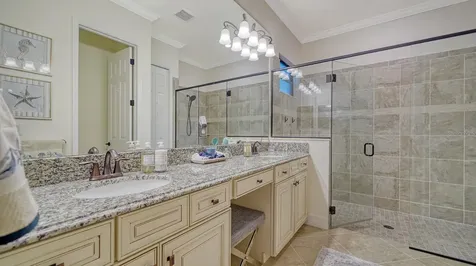 17467 Hickok Belt Loop Bradenton FL 34211