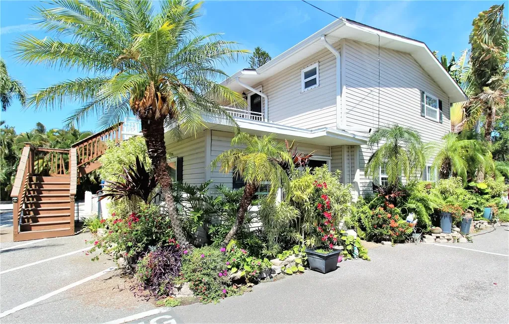 1638 Redwood Street Sarasota FL 34231