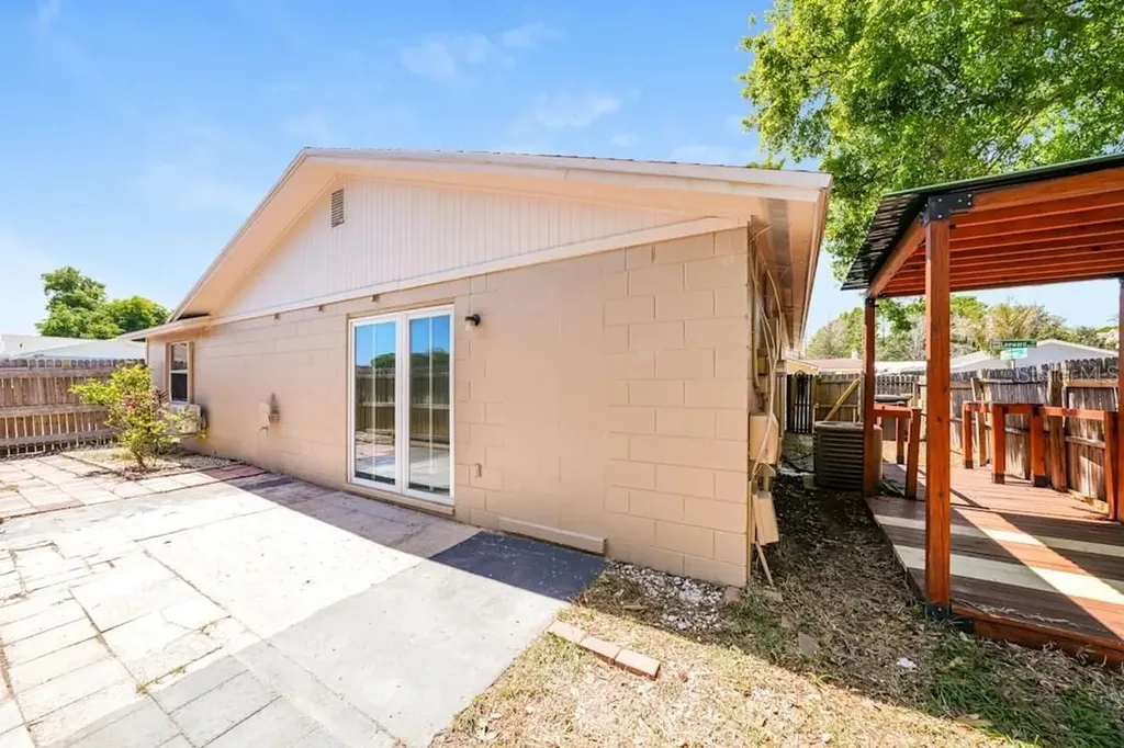 6405 Regatta Court Tampa FL 33634