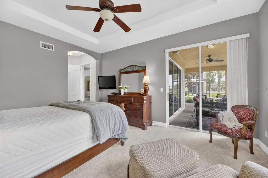 1423 Emerald Dunes Drive Sun City Center FL 33573