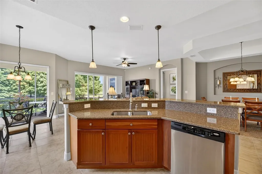 1423 Emerald Dunes Drive Sun City Center FL 33573