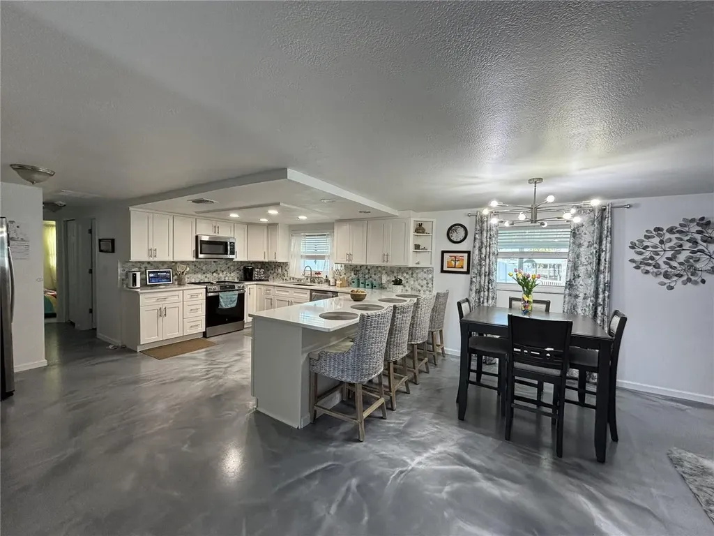 1002 Silver Palm Way Apollo Beach FL 33572