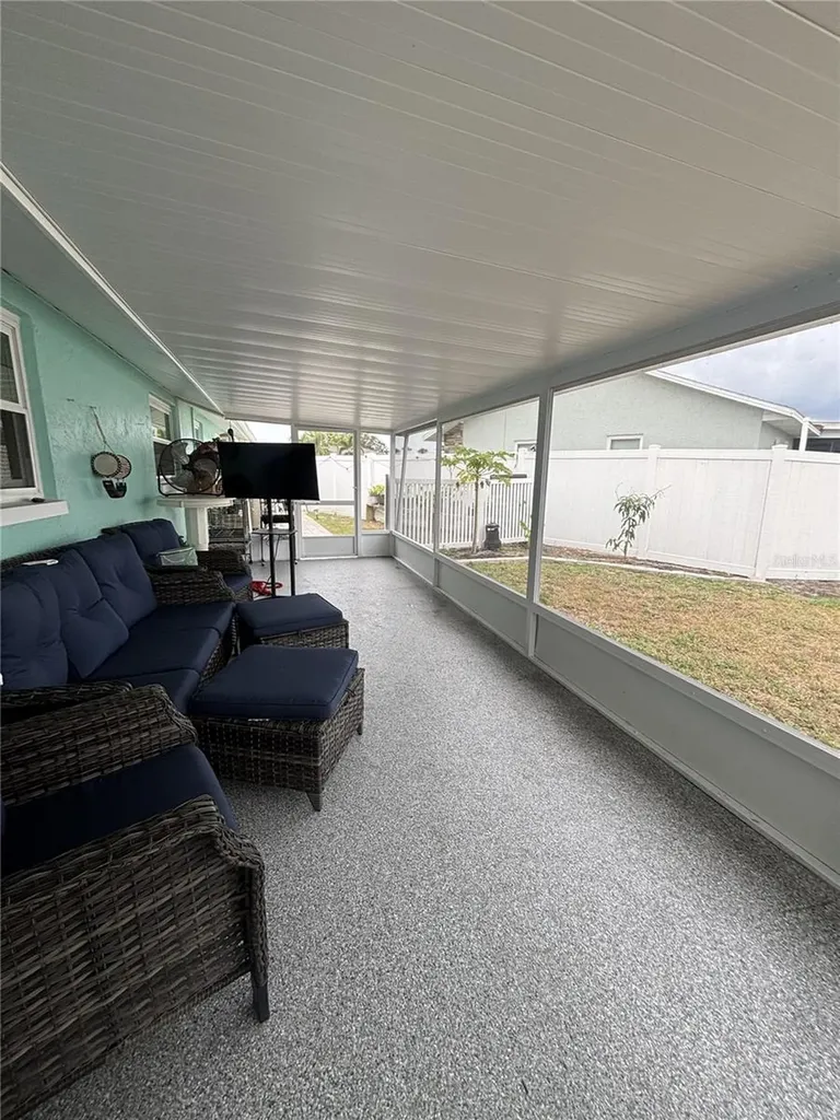 1002 Silver Palm Way Apollo Beach FL 33572