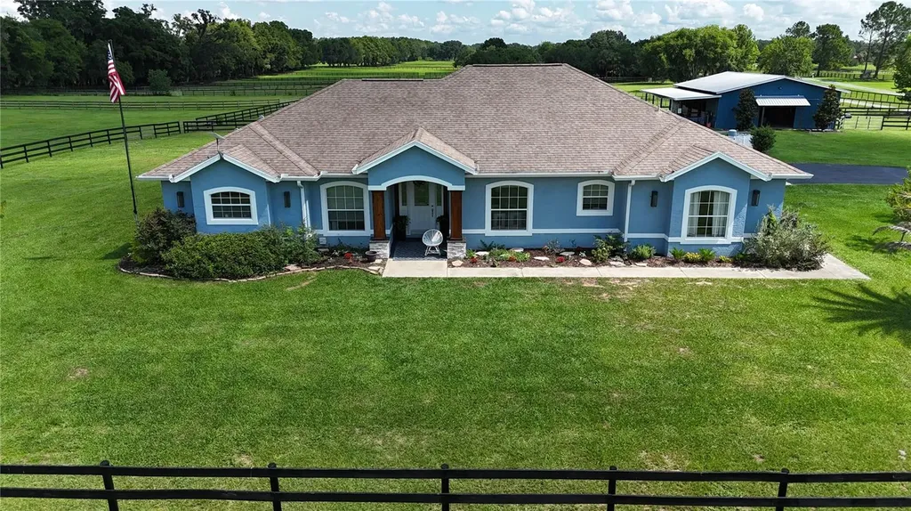 16421 W Highway 326 Morriston FL 32668