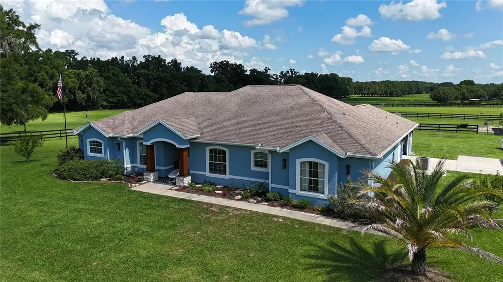 16421 W Highway 326 Morriston FL 32668