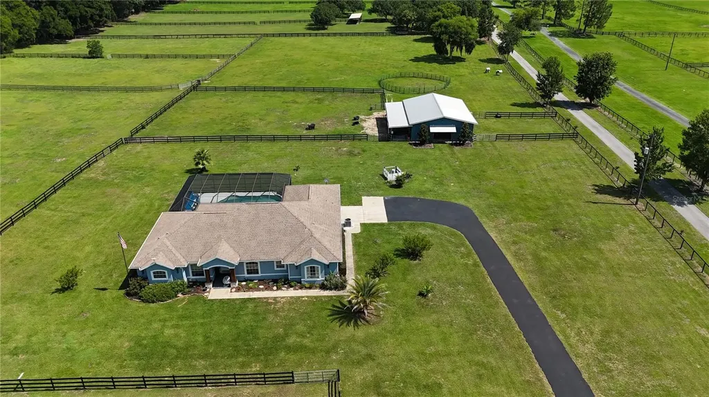 16421 W Highway 326 Morriston FL 32668