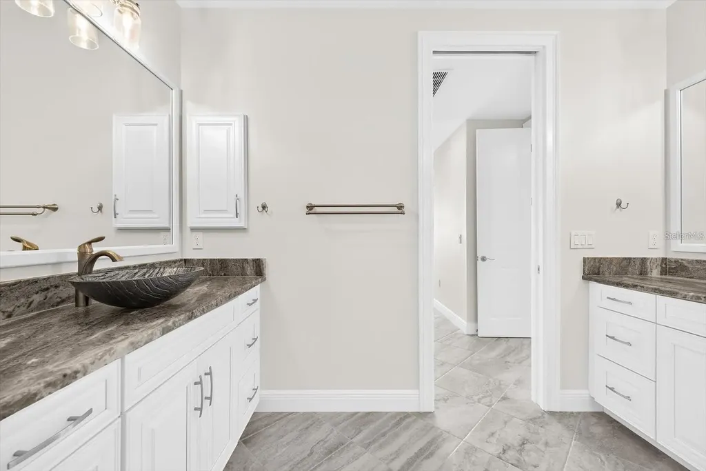 507 Tamiami Trail N Venice FL 34285
