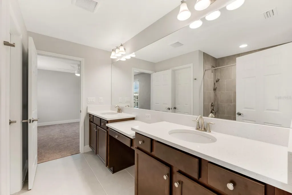 13180 Wellspring Drive Lithia FL 33547