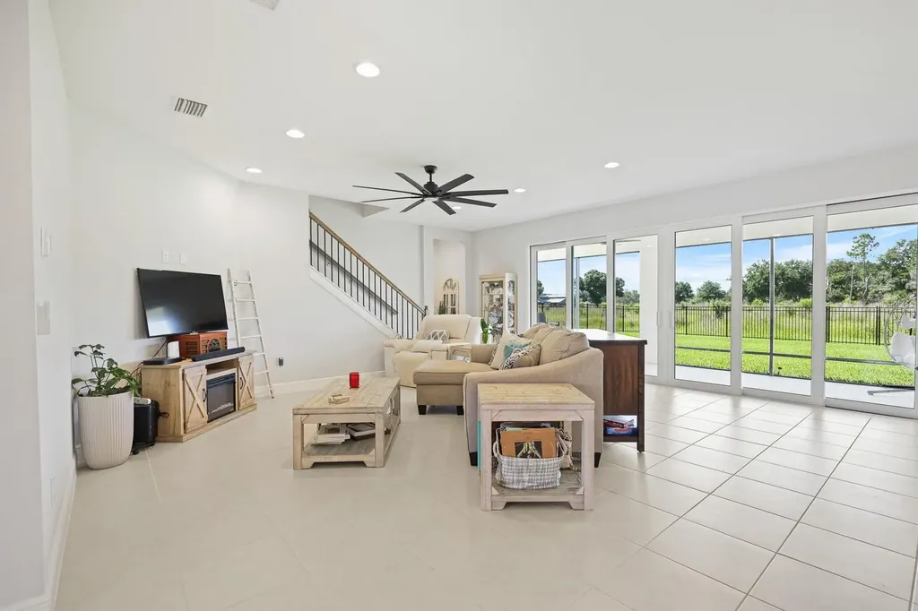 13180 Wellspring Drive Lithia FL 33547