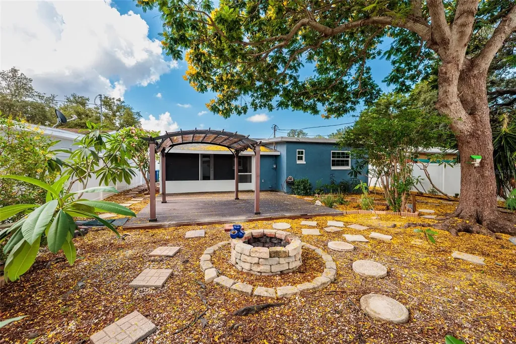 6275 51st Avenue N St Petersburg FL 33709