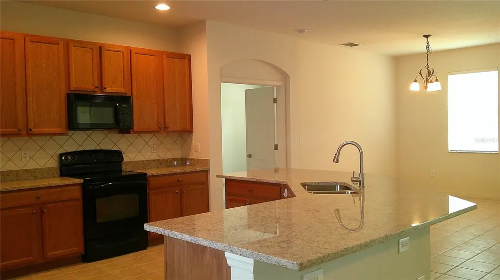 609 Cedar Waxwing Drive Brandon FL 33510