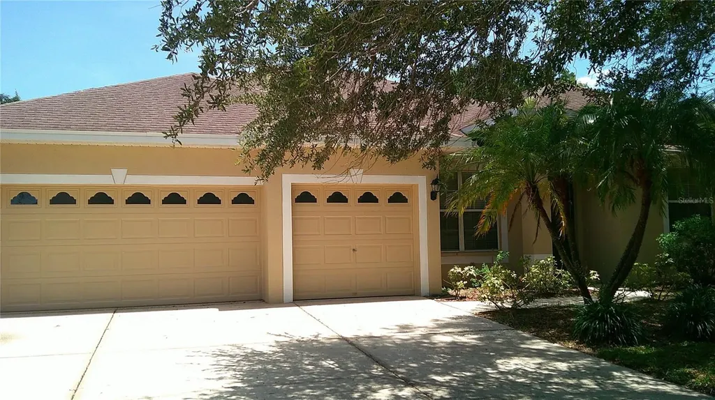 609 Cedar Waxwing Drive Brandon FL 33510